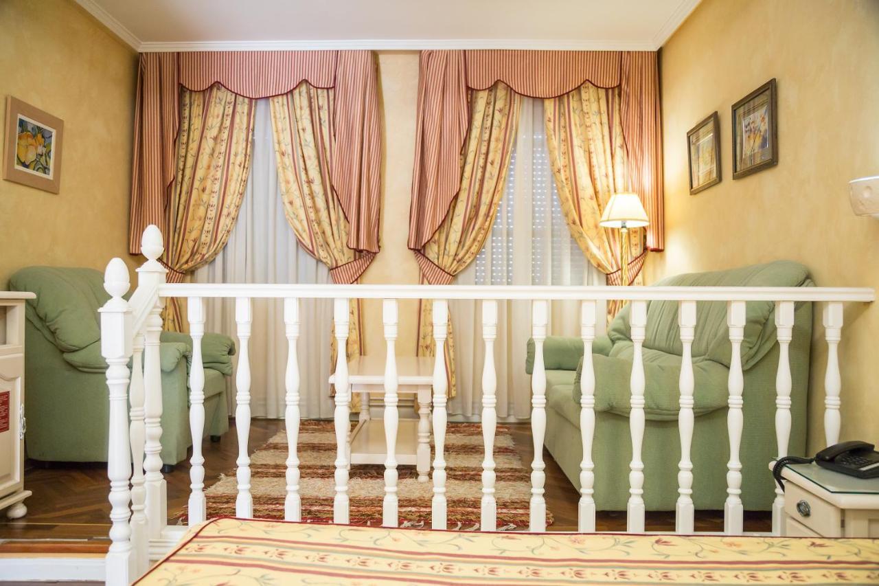 Los Arcos Dosbarrios Екстериор снимка